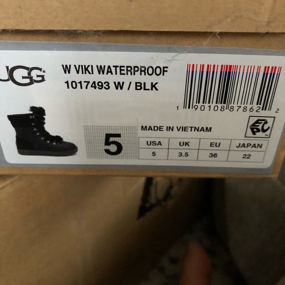 NWT UGG Winter and Waterproof boots-black. - Picture 6 of 6